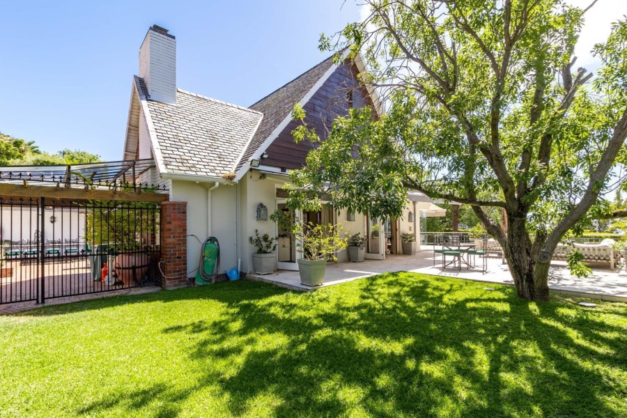 To Let 4 Bedroom Property for Rent in Fresnaye Western Cape